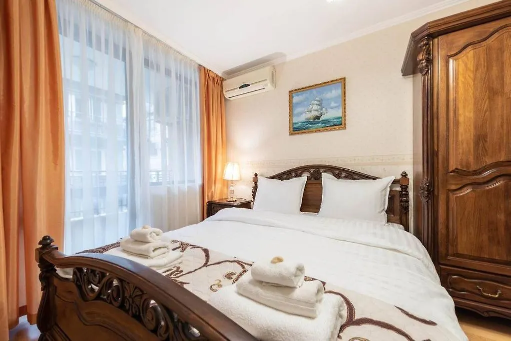 Vazov Residence , Two Bedroom Top Centre Apartment 바르나