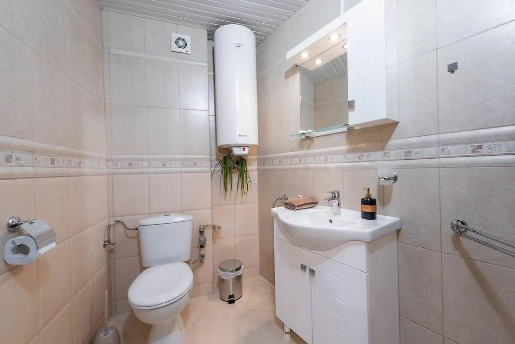 Vazov Residence , Two Bedroom Top Centre Apartment 바르나 0*,  불가리아