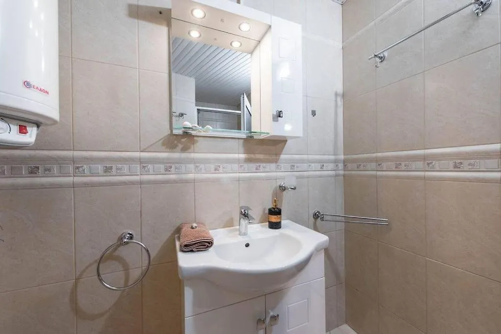 Vazov Residence , Two Bedroom Top Centre Apartment 바르나